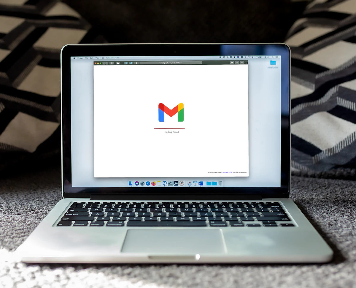 Laptop displaying an email marketing dashboard for a beginner campaign